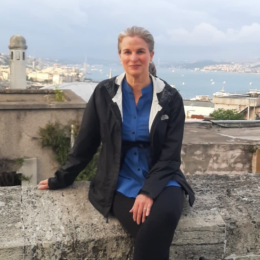 Meet your Posher, Lori